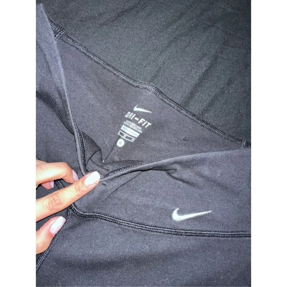 Black Nike leggings cropped size S